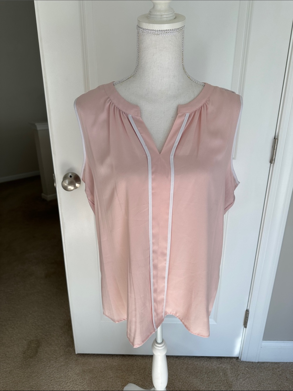 Calvin Klein Blush Pink Sleeveless V-Notch Camisole with White Trim